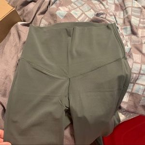 OFFLINE Real me high waisted Leggings- sage green